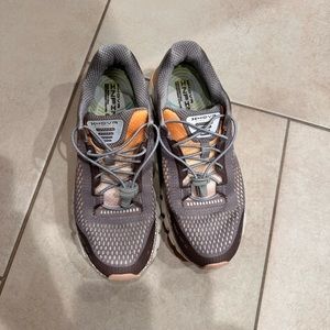 Under Armour HOVR Infinite Sneakers Women’s 9.5